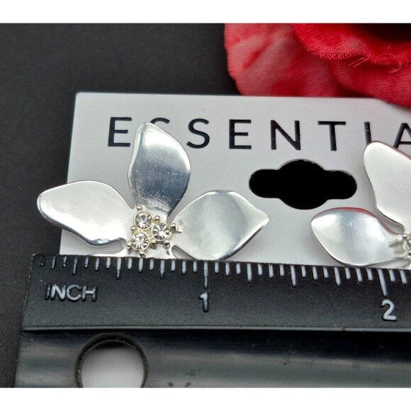 NWT Essentials by Macy's Silver Plated 1.5" Flower Floral Statement Earrings - Picture 5 of 5
